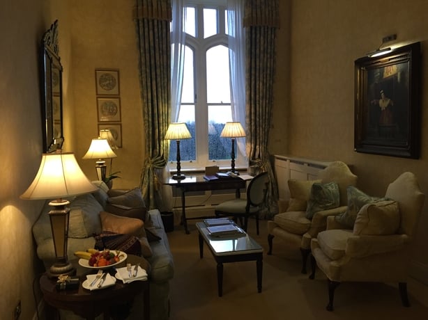 Dromolandcastle sitting room
