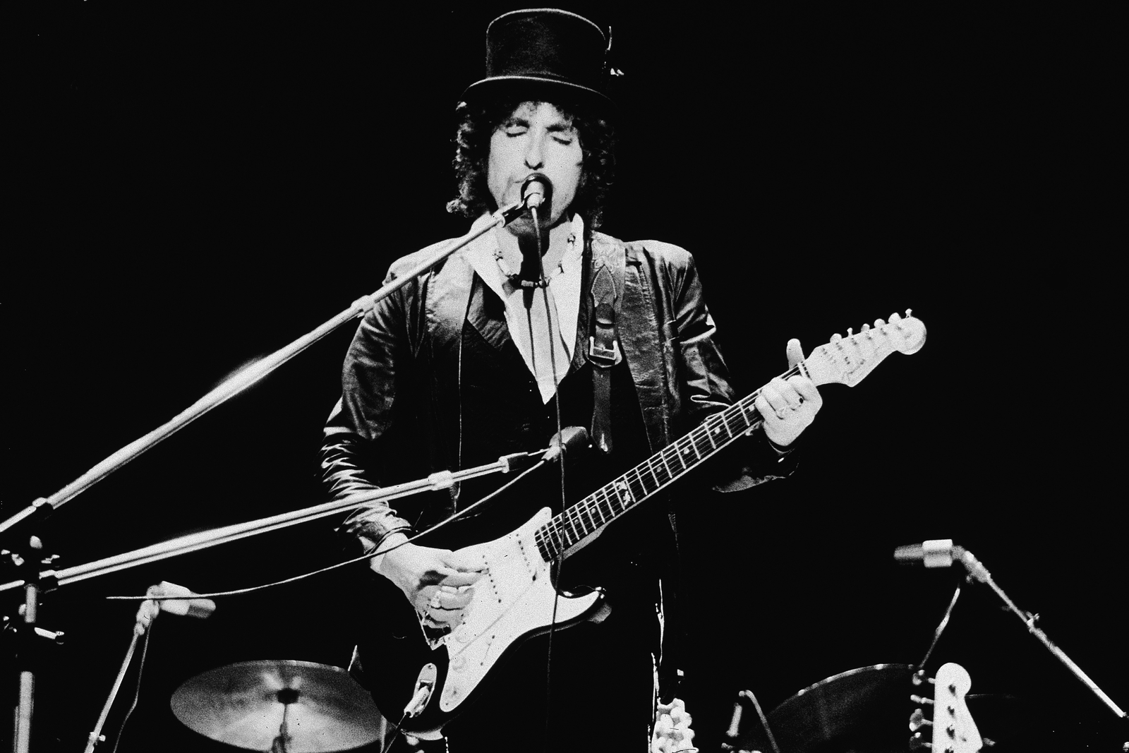 Image - Bob Dylan at the Blackbushe Pop Festival, July 1978.