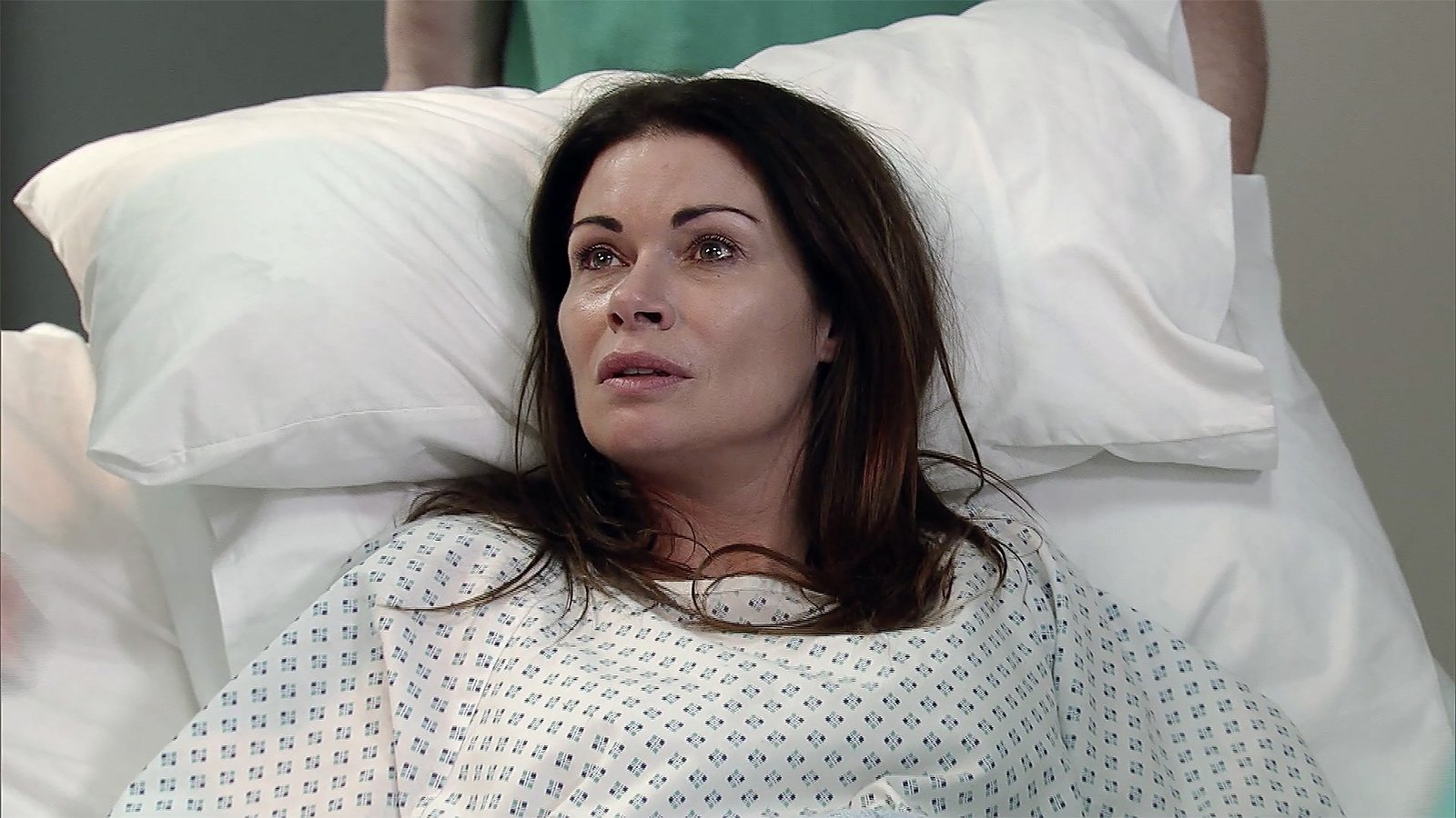 Carla has an announcement on Coronation Street