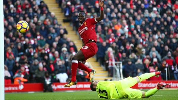 Sadio Mane clips home for Liverpool