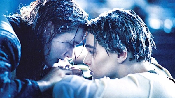 Kate Winslet and Leonardo DiCaprio as Rose and Jack in Titanic