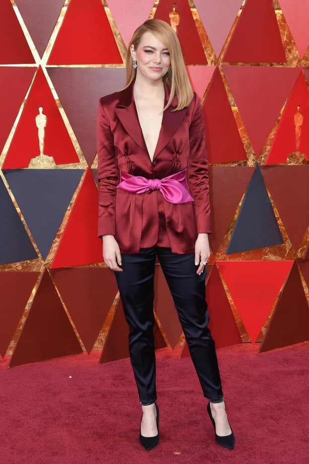 Emma Stone surprises on the Oscars red carpet