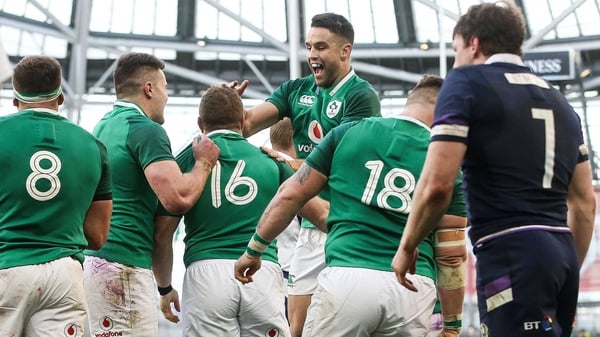 Ireland celebrate Sean Cronin's try