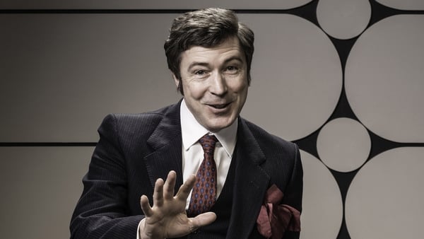 Aidan Gillen as Dave Allen