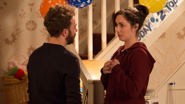 David can't confide in his girlfriend Shona about assault on Coronation Street