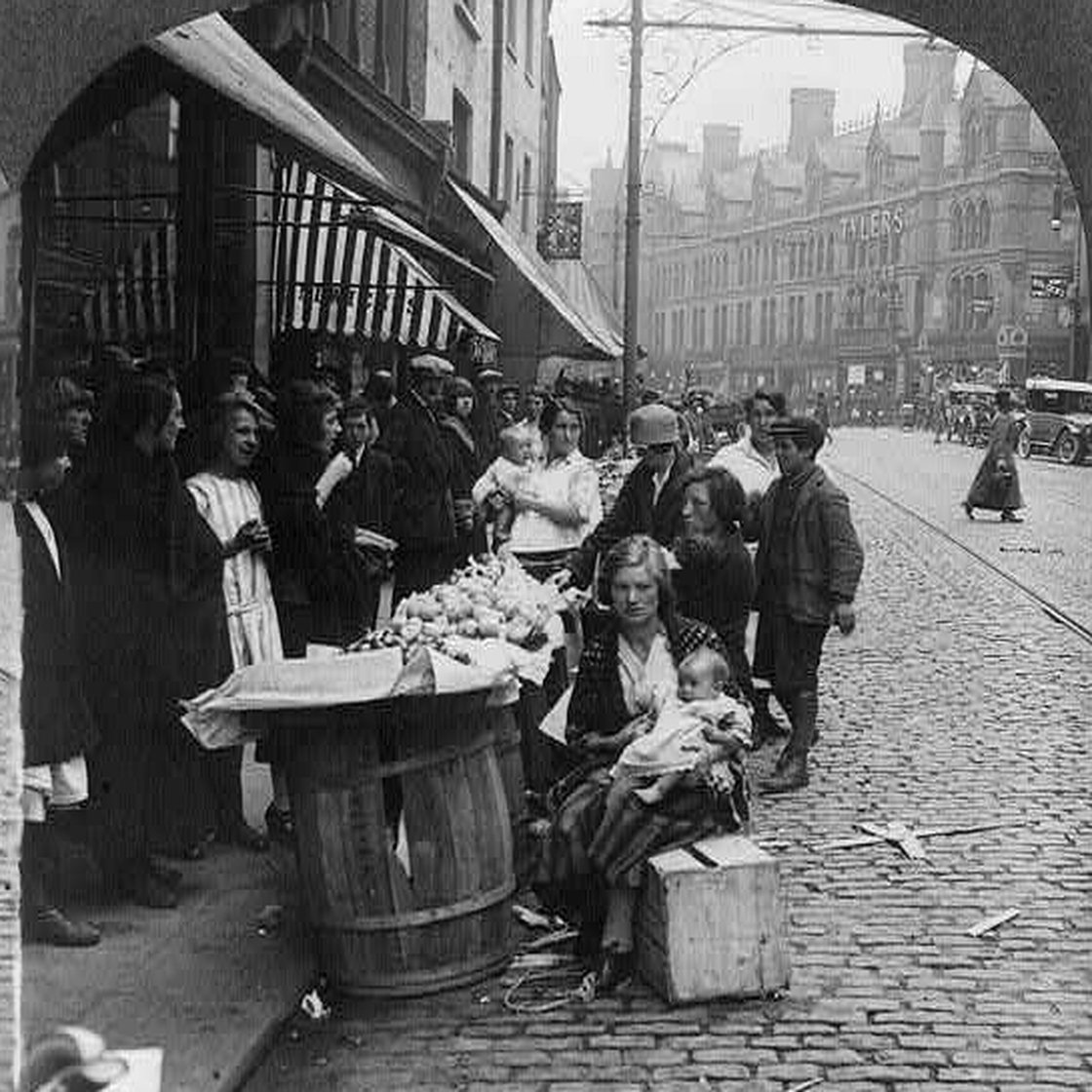 Image - Street traders on Dublin's Georges St in the early 20th century. Photo: LIbrary of Congress