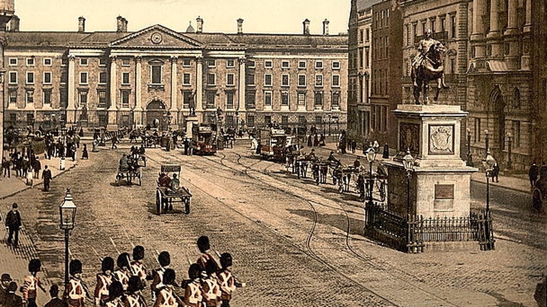 Image - Dublin's College Green with statue of King William III in 19th century. Photo: Library Of Congress