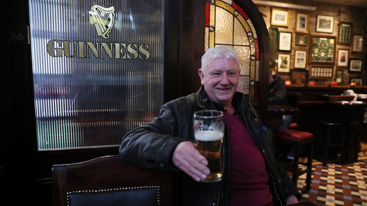 Pubs open on Good Friday for first time in 90 years News At One RTÉ