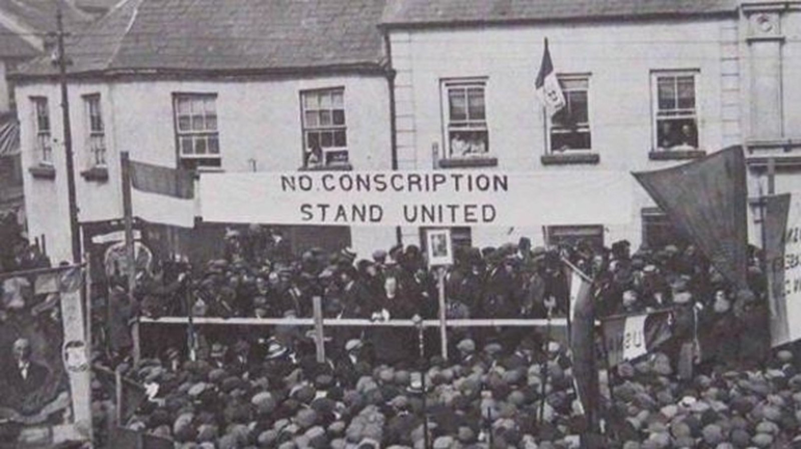 Image - De Valera addresses an anti-conscription meeting in Ballaghaderreen, County Roscommon, May 5 1918.