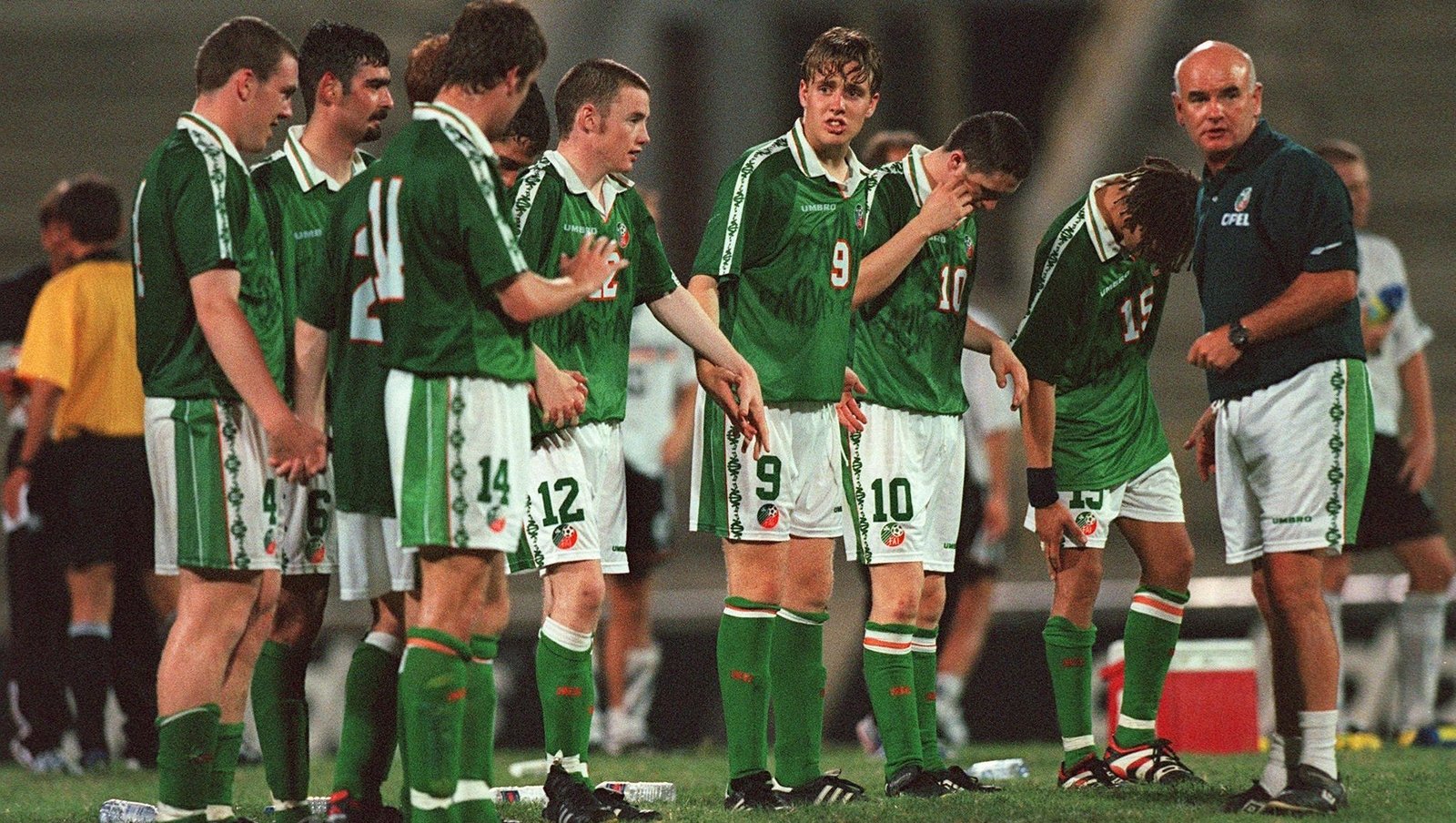 Image - Assistant manager Noel O'Reilly and players during the penalty shoot out