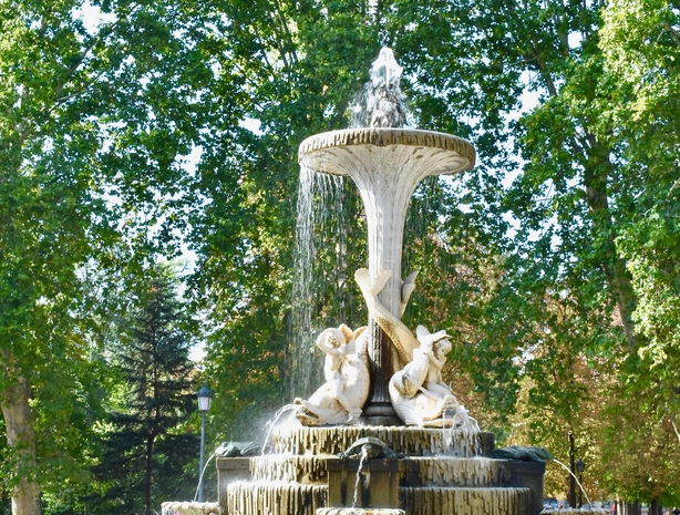 Retiro Park fountain