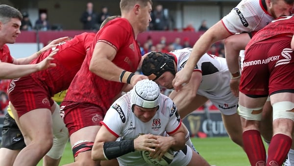Rory Best goes over for an Ulster try