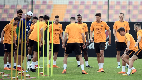 Roma players training before the second leg of their Champions League semi-final