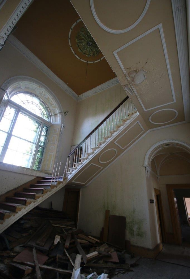 Entance-Hall-and-Main-Staircase