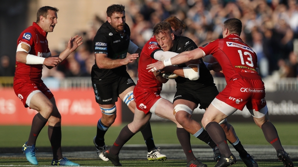 Scarlets remain on course to defend their title