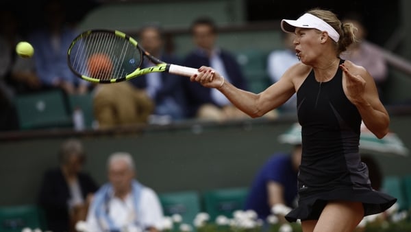 Caroline Wozniacki stormed into the fourth round of the French Open
