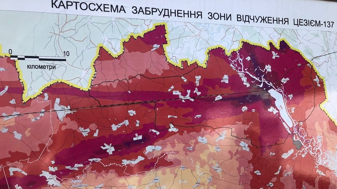 Image - Map of the zones surrounding the Chernobyl plant contaminated by Caesium-137