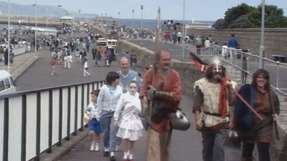 Dun Laoghaire pier (1988)