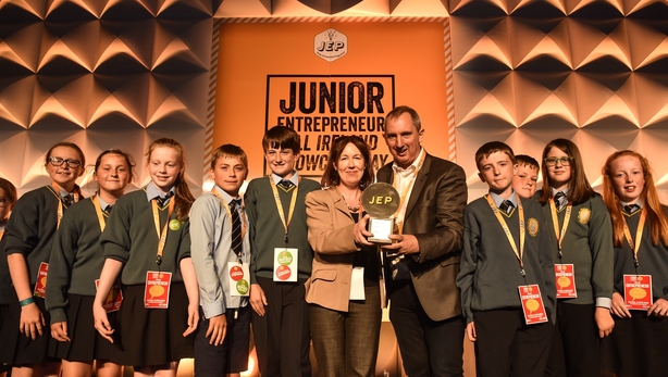 Jerry Kennelly, JEP Chairman, alongside Caroline McCarth and her class from Gaelscoil An Inbhir Mhoir, Co. Wicklow, after they won the Class of the Year award at the JEP National Showcase Day