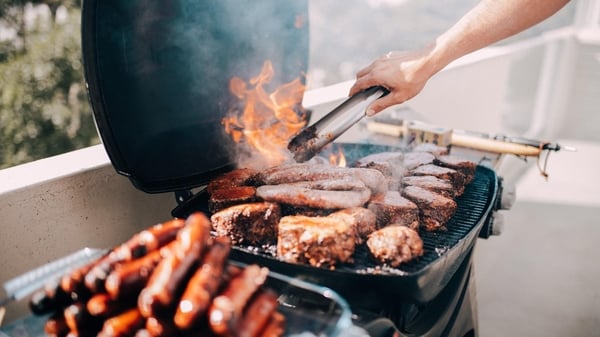 Have a cleaner BBQ by simply using an onion or some tin foil.