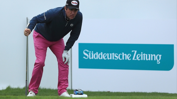 Hend eyes up a shot during his second round