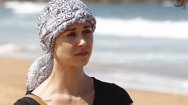 Maggie is worried when her mum stops returning her calls on Home and Away