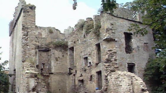 Dundrum Castle (1988)