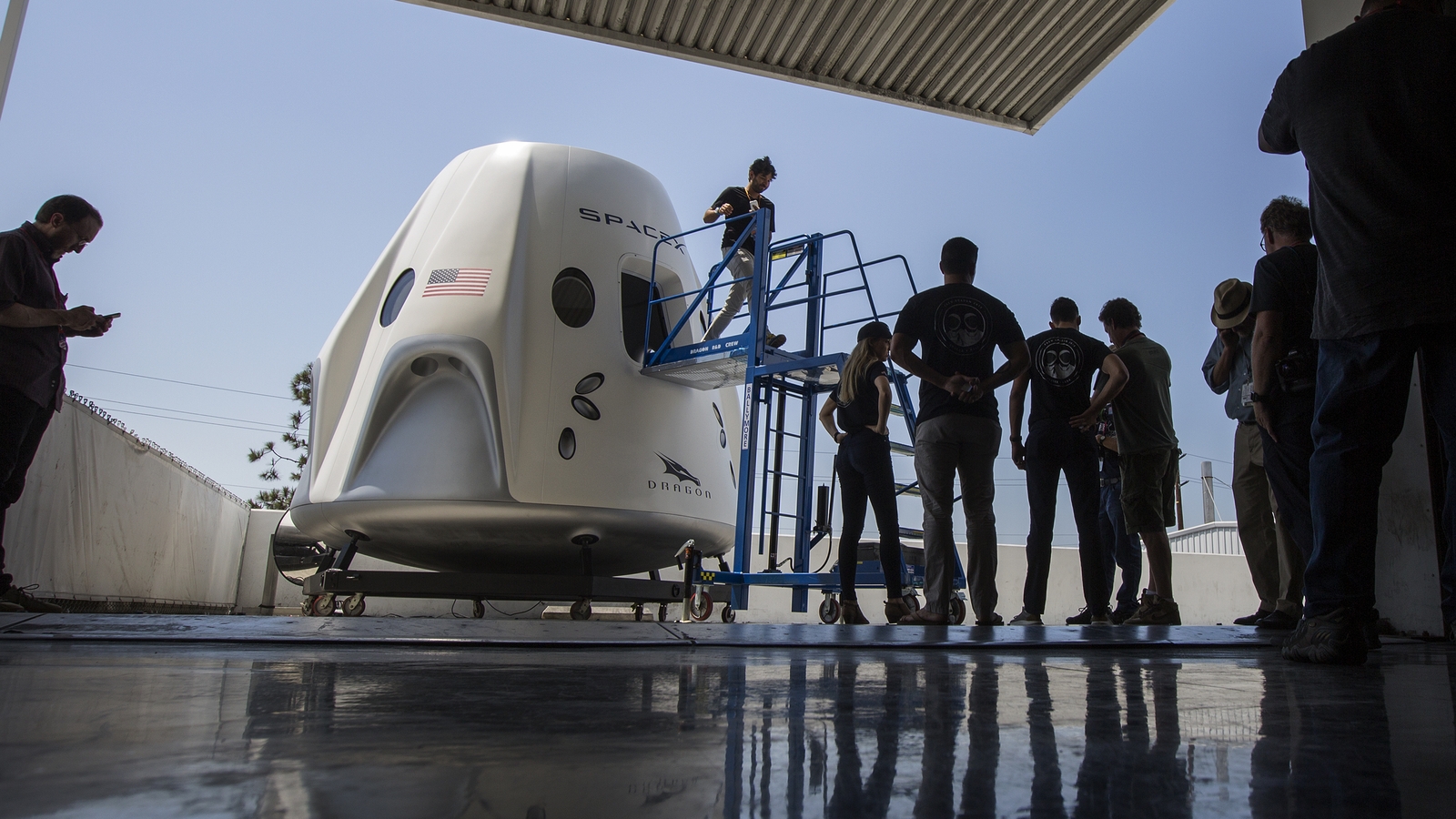 SpaceX first manned flight to ISS 'on schedule'