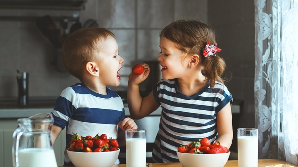 Kids eat