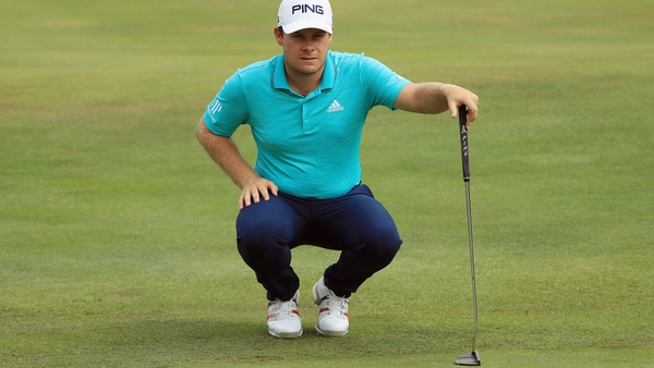 Hatton with his off-the-shelf putter