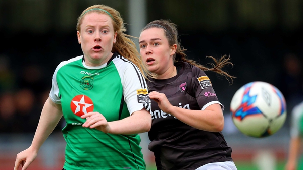 Wexford Youths' Orlaith Conlon chases down Amber Barrett of Peamount United