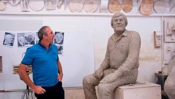 Big Tom statue