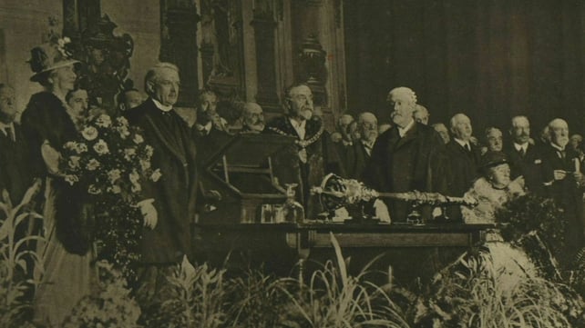 Century Ireland 135 Lloyd George receives freedom of Manchester ILN