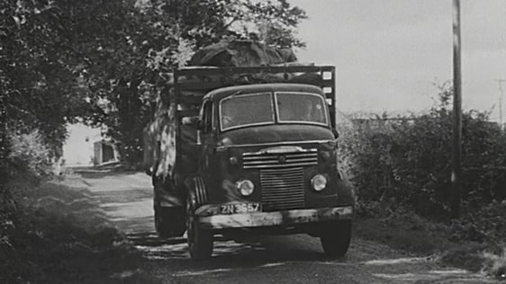 On The Land : Delivering the Grain (1963)