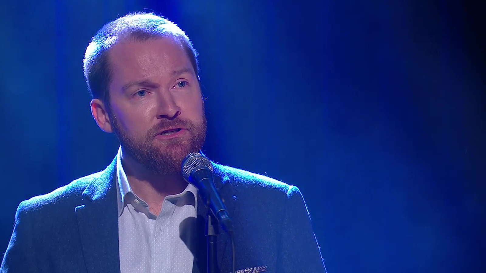 Killian Donnelly performs 'Bring Him Home' on the Late Late Show