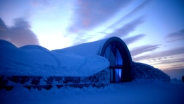 Amazing Hotels: Life Beyond the Lobby