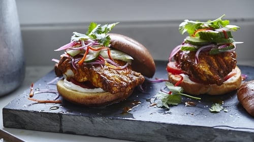 How to make Joe Wicks' tandoori cod burgers