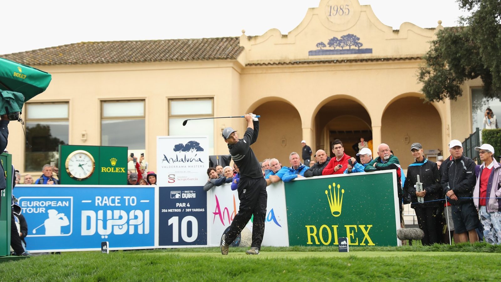 Play suspended until Monday at Valderrama Masters
