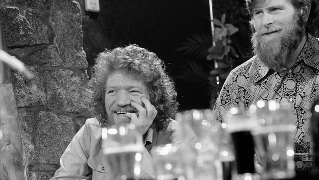 Luke Kelly and John Sheahan (1974)