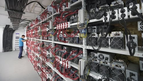 How Many Bitcoin Miners Does It Take To Change A Lightbulb - 