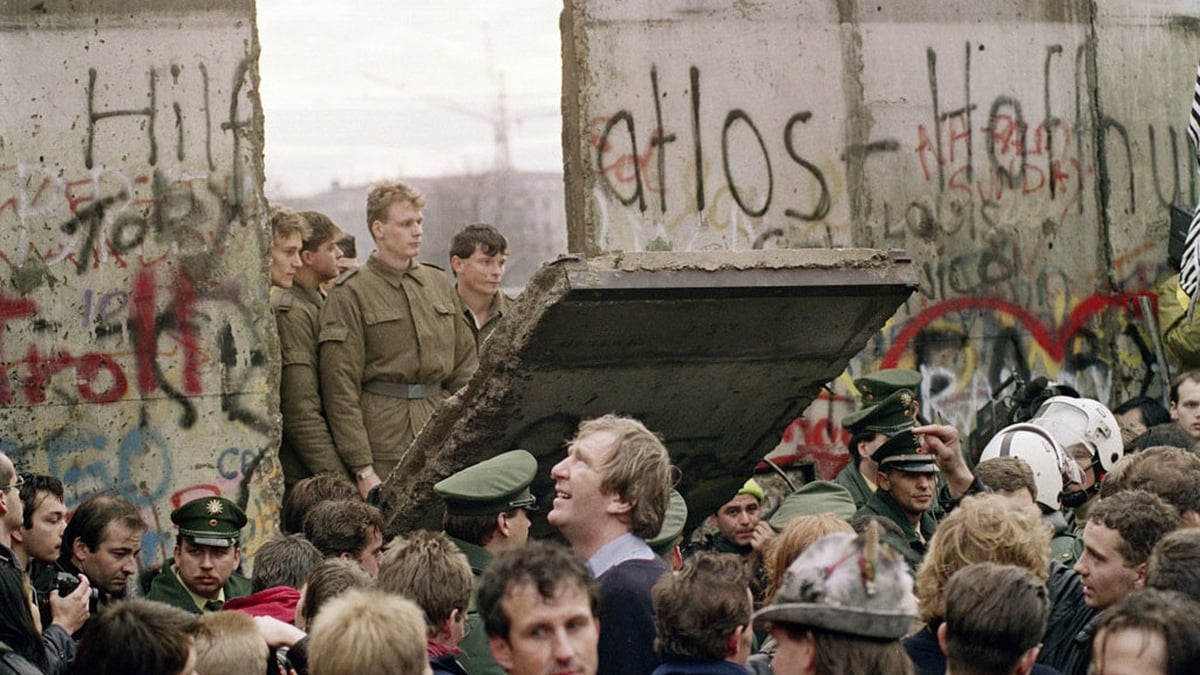 The fall of the Berlin Wall: 30 years on