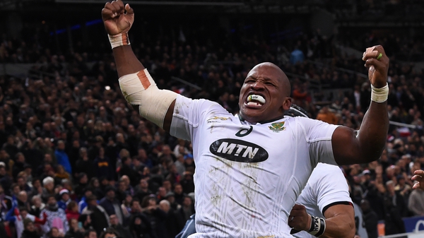 South Africa's hooker Bongi Mbonambi celebrates his match-winning try