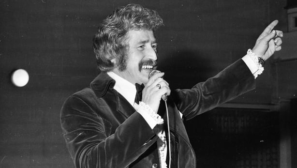 Singer Sonny Knowles has died, aged 86