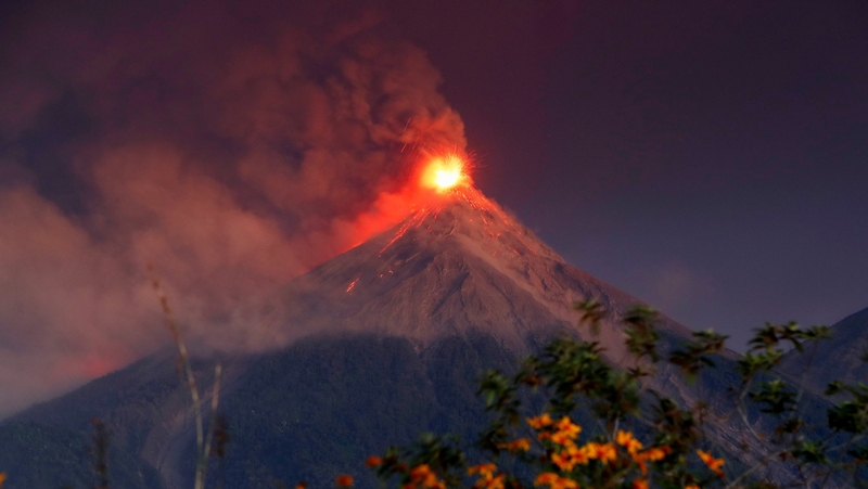 Thousands evacuated as Guatemala volcano erupts again