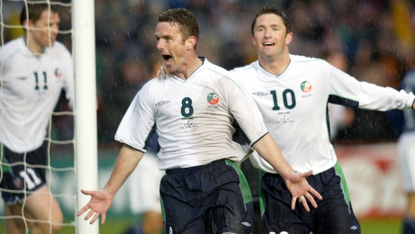 Mark Kinsella (C) and Robbie Keane (R) lined out together for Ireland