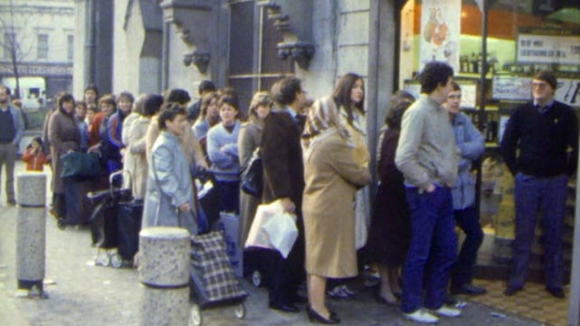 Shopping Queues Newry (1983)