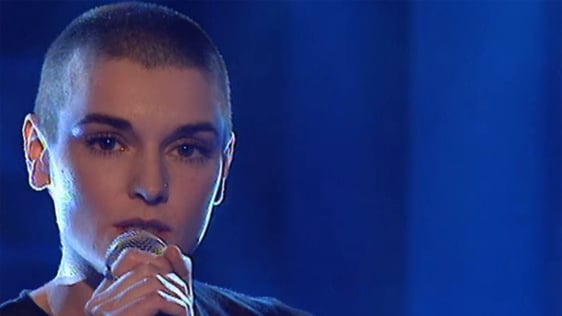 Sinéad O'Connor Performs Chiquitita on The Late Late Show (1998)