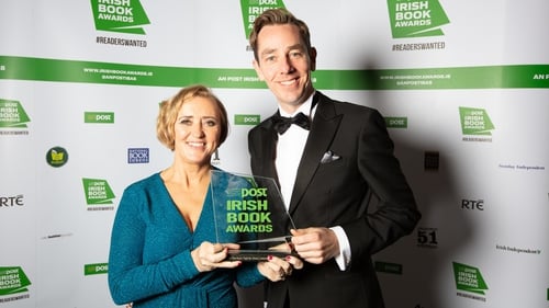 Liz Nugent winner of RTÉ Radio 1's The Ryan Tubridy Show Listeners' Choice Award for her book Skin Deep, with Ryan Tubridy
