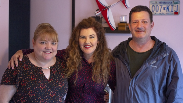 Róisín with homeowners Trudie and Dan