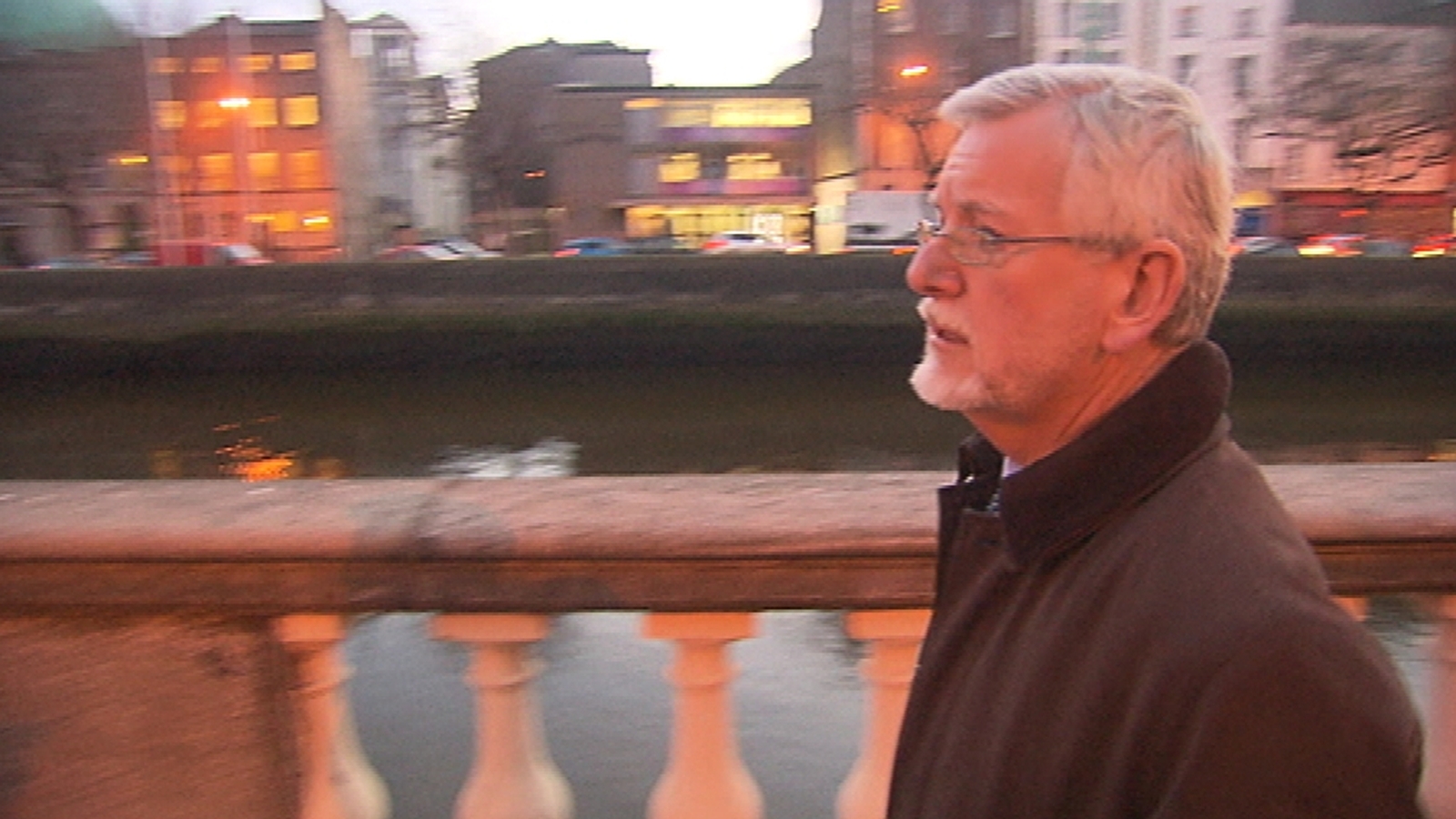 Assets of suspended solicitor frozen by court